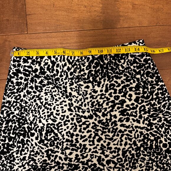 White & Black Leopard Print Midi Skirt – Size M – Made in Canada - Picture 3 of 7